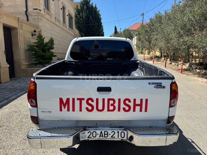 Mitsubishi L200 2015, 344,000 km - 2.5 l - Bakı