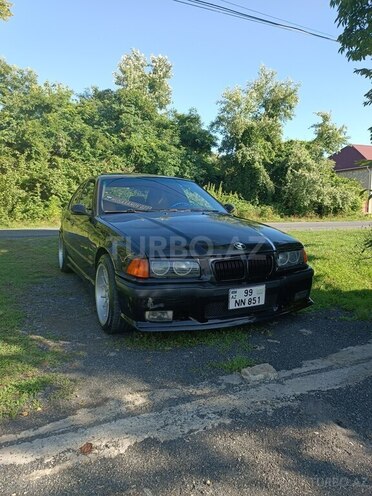 BMW 316 1994, 623,000 km - 1.6 l - Zaqatala