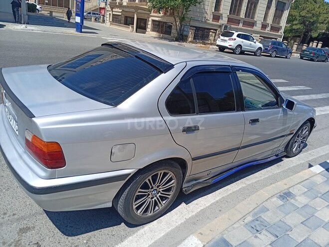 BMW 318 1992, 461,956 km - 1.8 l - Sumqayıt