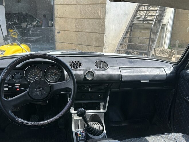 LADA (VAZ) 2106 1986, 80,000 km - 1.6 l - Quba