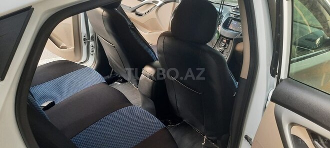 Hyundai Elantra 2015, 133,429 km - 1.8 л - Bakı