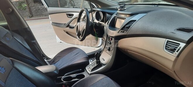 Hyundai Elantra 2015, 133,429 km - 1.8 л - Bakı