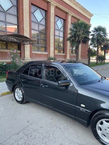 Mercedes C 180-7