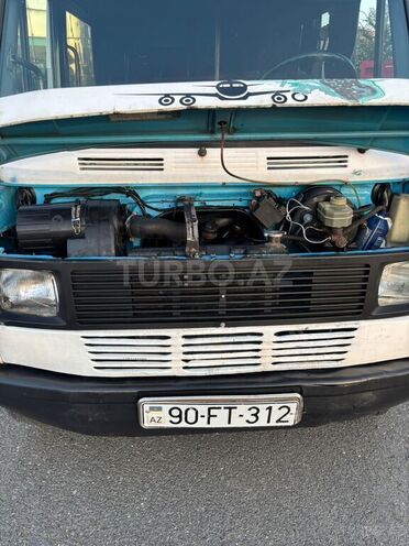 Mercedes 208 D 1994, 418,000 km - 2.3 л - Mingəçevir