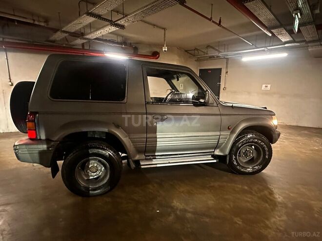 Mitsubishi Pajero 1990, 450,000 km - 2.5 l - Bakı