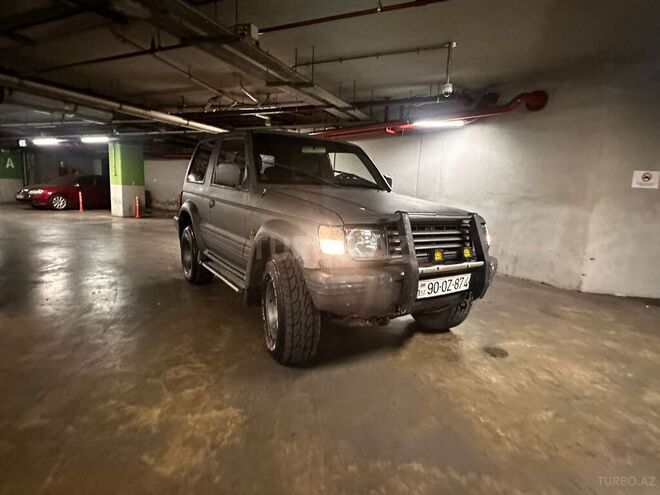 Mitsubishi Pajero 1990, 450,000 km - 2.5 l - Bakı