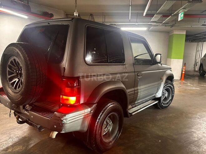 Mitsubishi Pajero 1990, 450,000 km - 2.5 l - Bakı