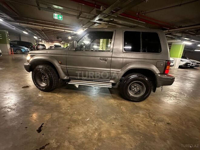 Mitsubishi Pajero 1990, 450,000 km - 2.5 l - Bakı