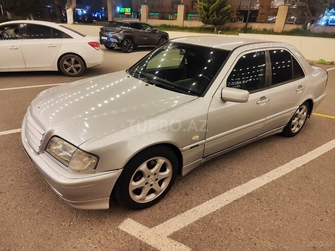 Mercedes C 220 d 2000, 423,500 km - 2.2 л - Bakı