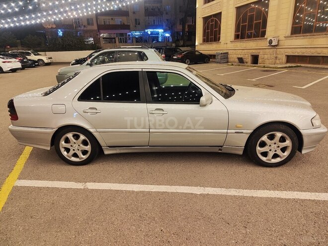 Mercedes C 220 d 2000, 423,500 km - 2.2 л - Bakı