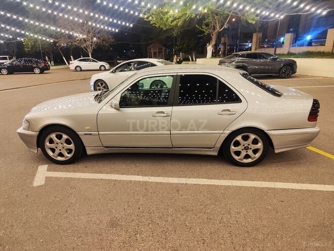 Mercedes C 220 d 2000, 423,500 km - 2.2 л - Bakı