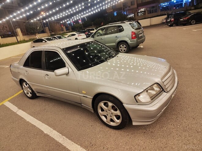 Mercedes C 220 d 2000, 423,500 km - 2.2 л - Bakı