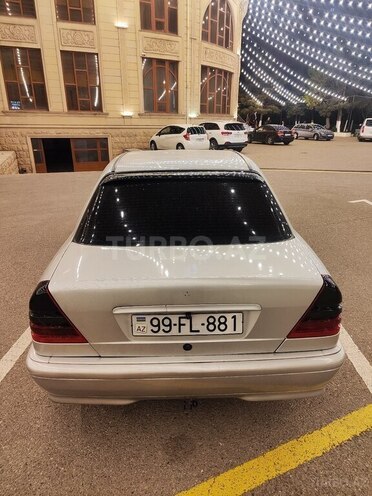 Mercedes C 220 d 2000, 423,500 km - 2.2 л - Bakı