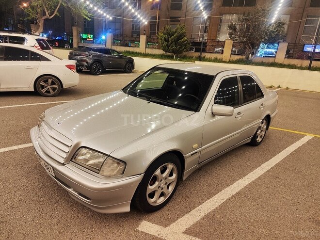 Mercedes C 220 d 2000, 423,500 km - 2.2 л - Bakı