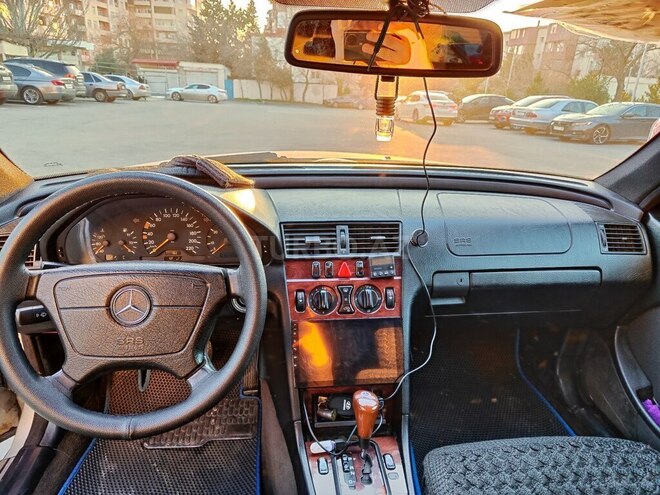 Mercedes C 220 d 2000, 423,500 km - 2.2 л - Bakı