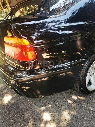 BMW 525 2001, 285,000 km - 2.5 l - Bakı