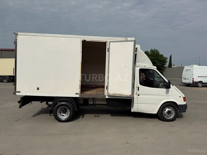 Ford Transit-6