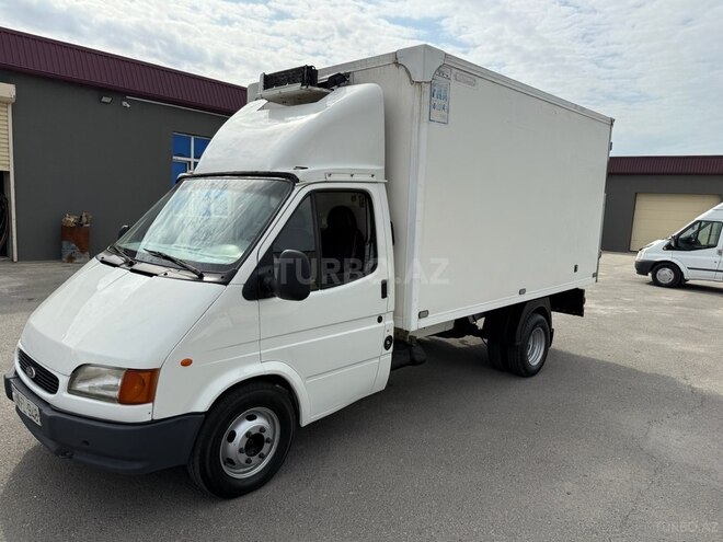 Ford Transit-3