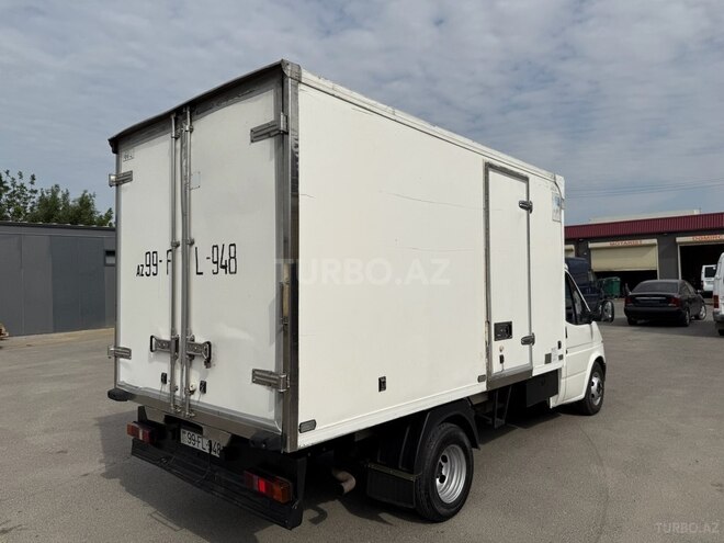 Ford Transit-5