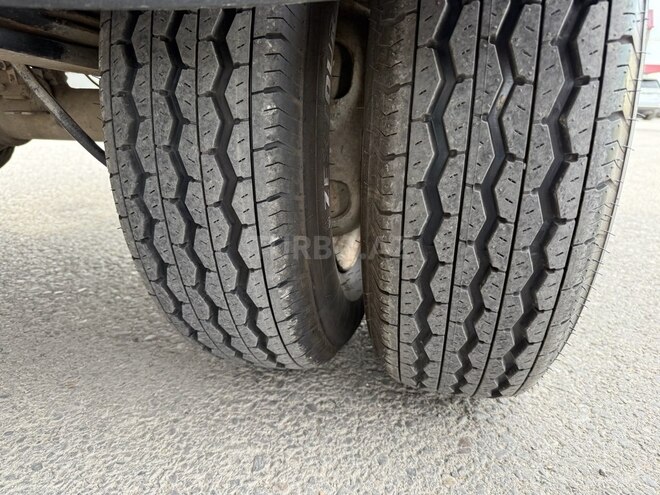 Ford Transit-19