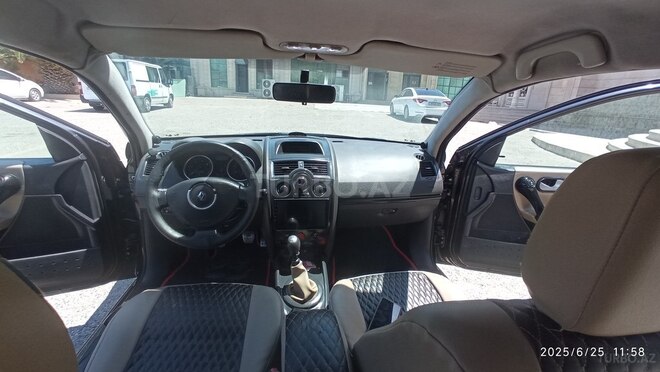 Renault Megane-6