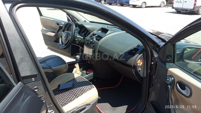 Renault Megane-7