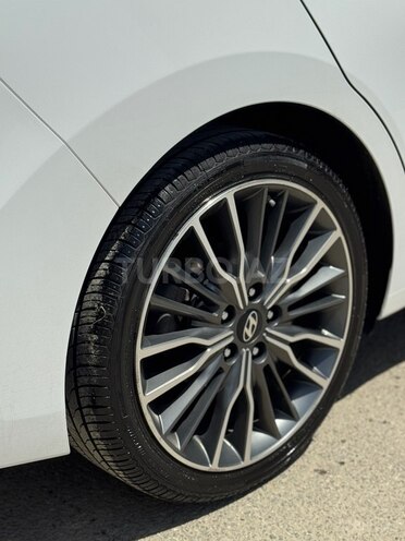 Hyundai Avante 2015, 305,000 km - 1.6 л - Bakı
