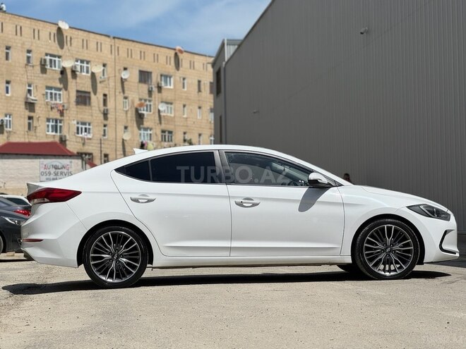 Hyundai Avante 2015, 305,000 km - 1.6 л - Bakı