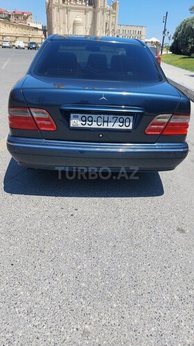Mercedes E 240 2000, 380,000 km - 2.4 л - Bakı