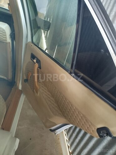Mercedes 190 1990, 384,000 km - 2.0 l - Biləsuvar
