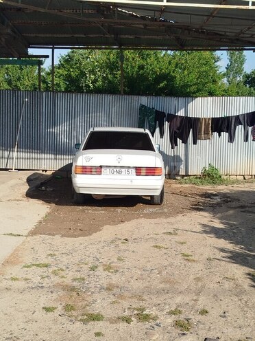Mercedes 190 1990, 384,000 km - 2.0 l - Biləsuvar