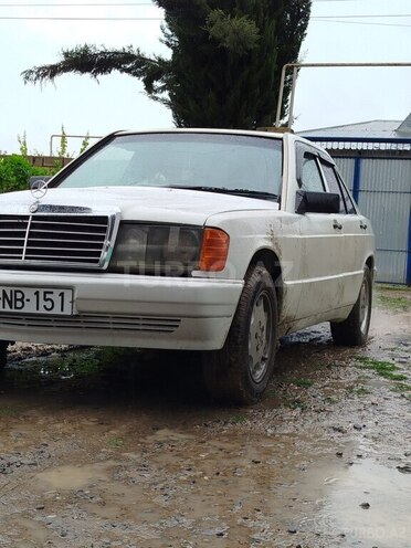 Mercedes 190 1990, 384,000 km - 2.0 l - Biləsuvar