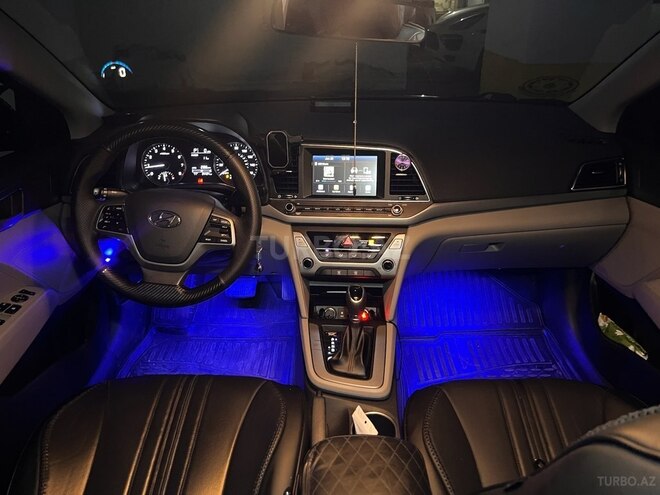 Hyundai Elantra 2018, 55,000 km - 2.0 l - Bakı