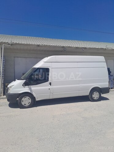 Ford Transit-4