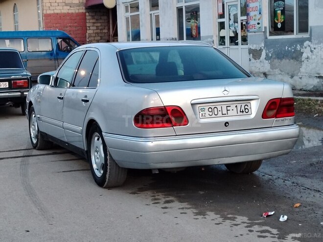 Mercedes E 220 d 1997, 555,555 km - 2.2 l - Yevlax