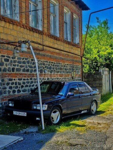 Mercedes 190 1989, 238,068 km - 2.0 l - Zaqatala