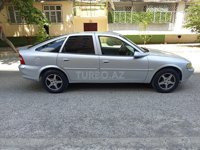 Opel Vectra 1996, 228,000 km - 1.8 l - Bakı