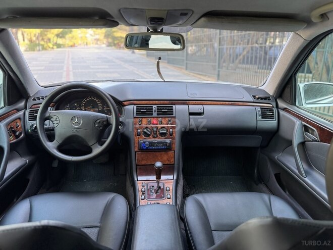 Mercedes E 270 2000, 260,000 km - 2.7 l - Bakı