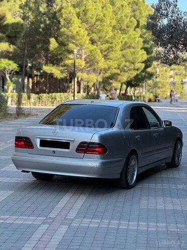 Mercedes E 270 2000, 260,000 km - 2.7 l - Bakı