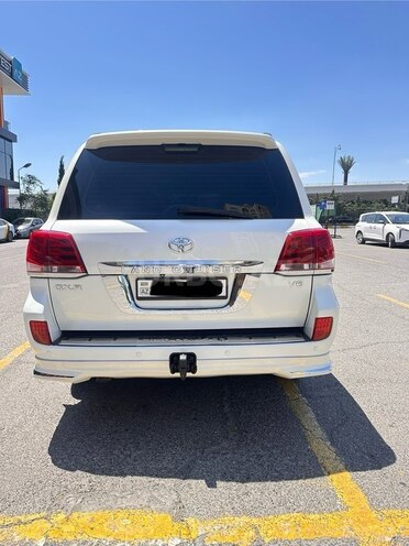 Toyota Land Cruiser-5