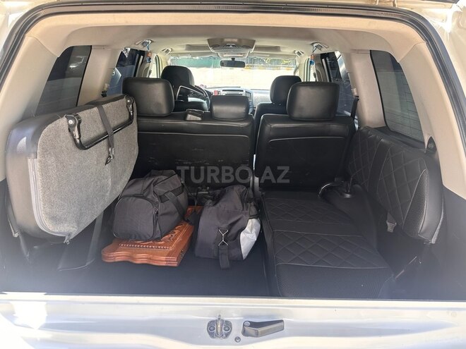 Toyota Land Cruiser-12