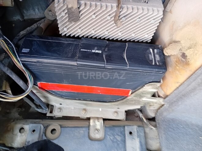 BMW 528 2002, 500,000 km - 2.8 l - Bakı