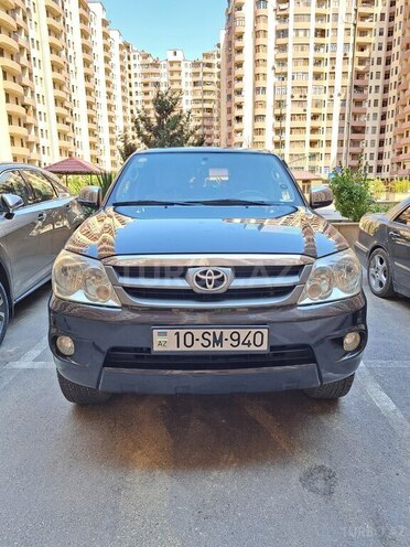 Toyota Fortuner-1