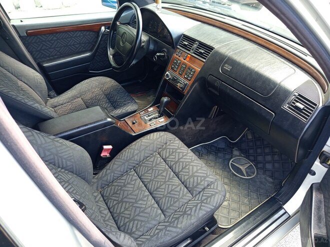 Mercedes C 200 1995, 228,000 km - 2.0 l - Bakı