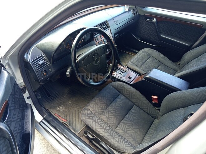 Mercedes C 200 1995, 228,000 km - 2.0 l - Bakı