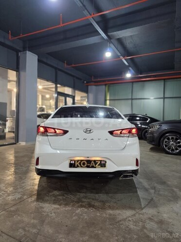 Hyundai Sonata-4