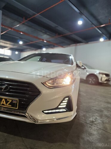 Hyundai Sonata-2