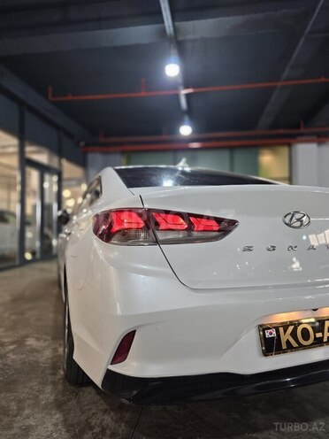 Hyundai Sonata-6