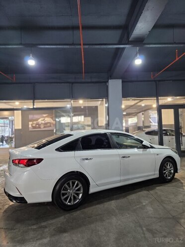 Hyundai Sonata-8