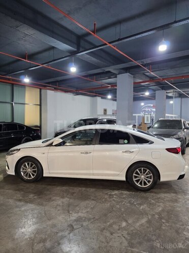 Hyundai Sonata-9